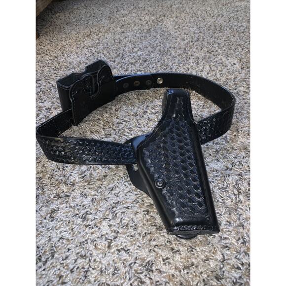 1921 Dutyman 32” w/ Safariland Thumbsnap Glock17 Holster & Model 079 Mag Pouch - Picture 1 of 9